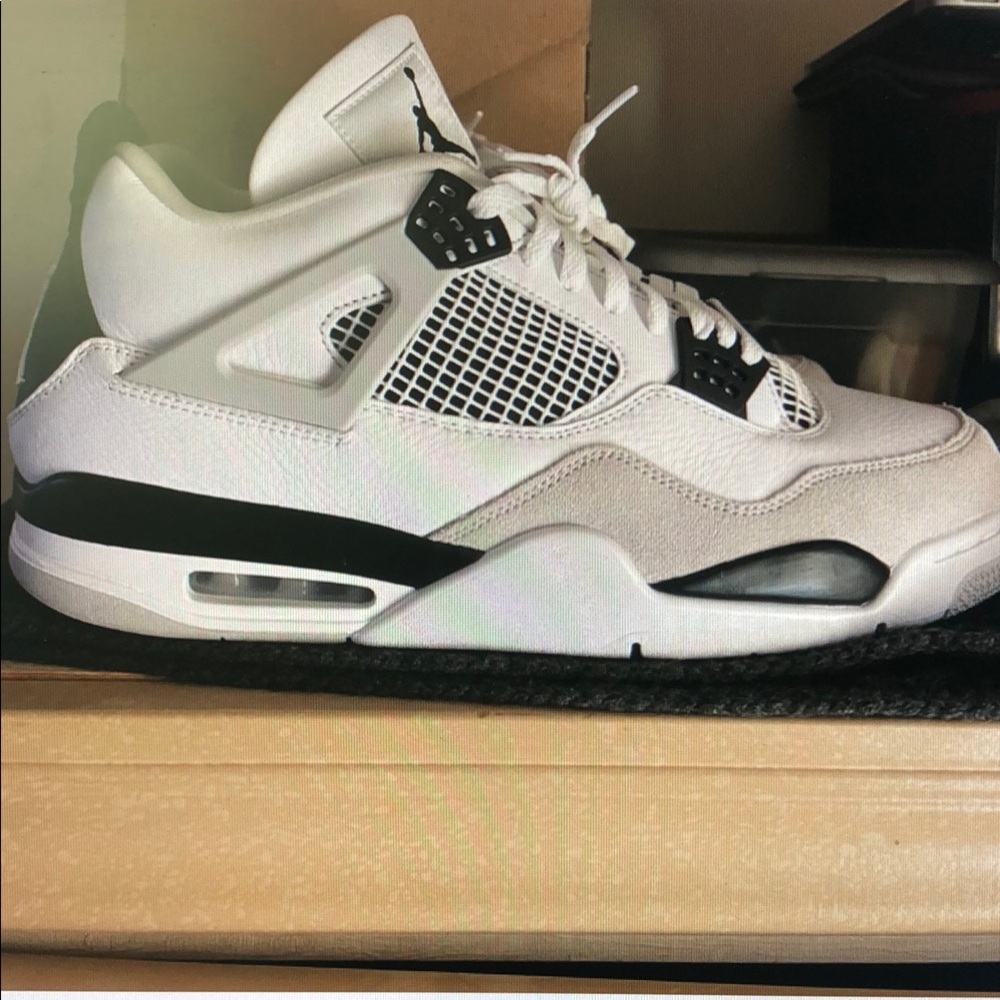 Air Jordan 4 Retro 'Military Black